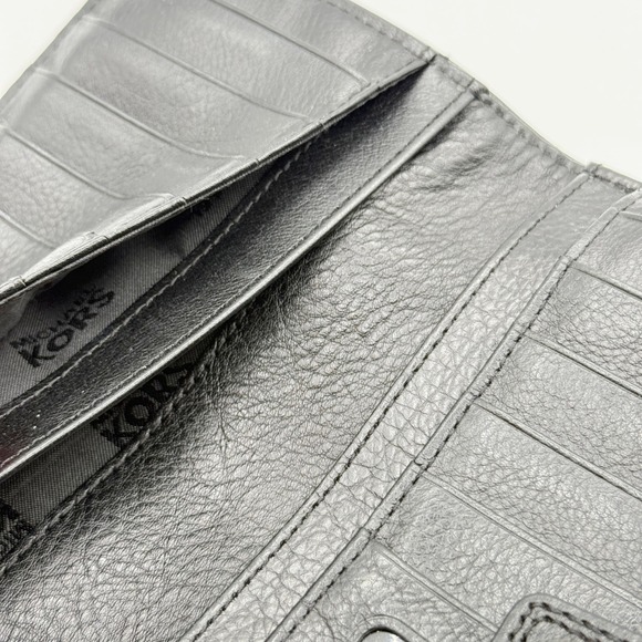 Michael Kors Monogram Wallet Brown Black Canvas Leather Snap Closure - Picture 8 of 9